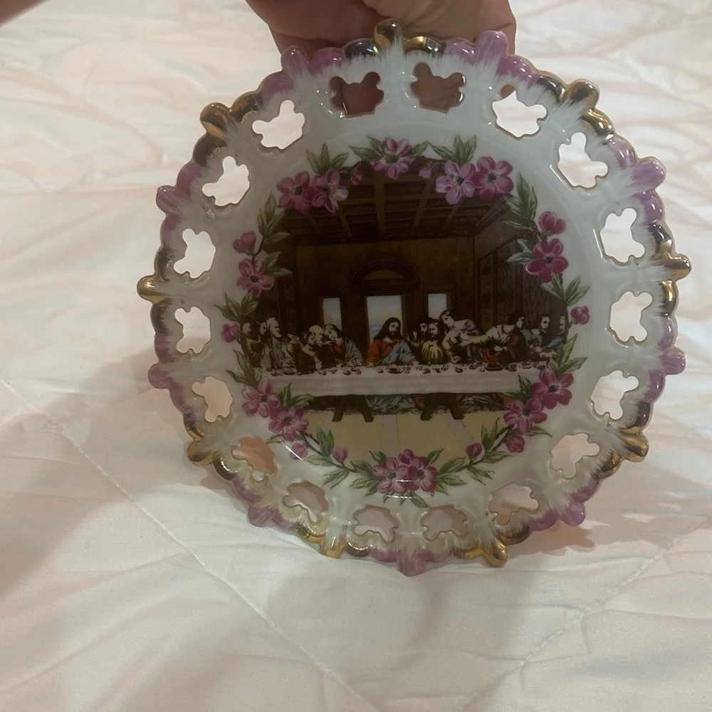 Decorative Plate with Last Supper Design - Purple and Gold Accents